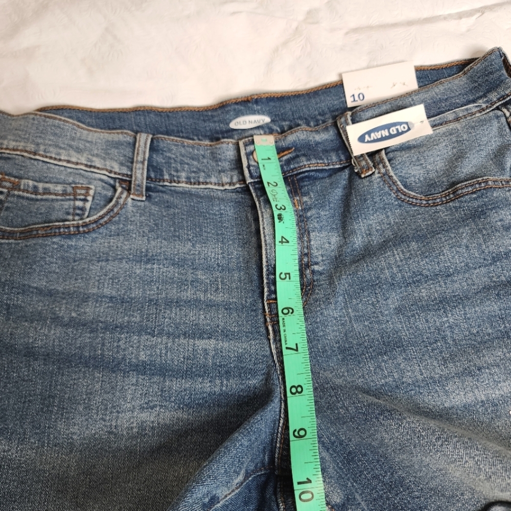 Old Navy Jean Shorts High Rise Medium Wash Blue Denim Women's Size 10 NWT - Picture 6 of 8